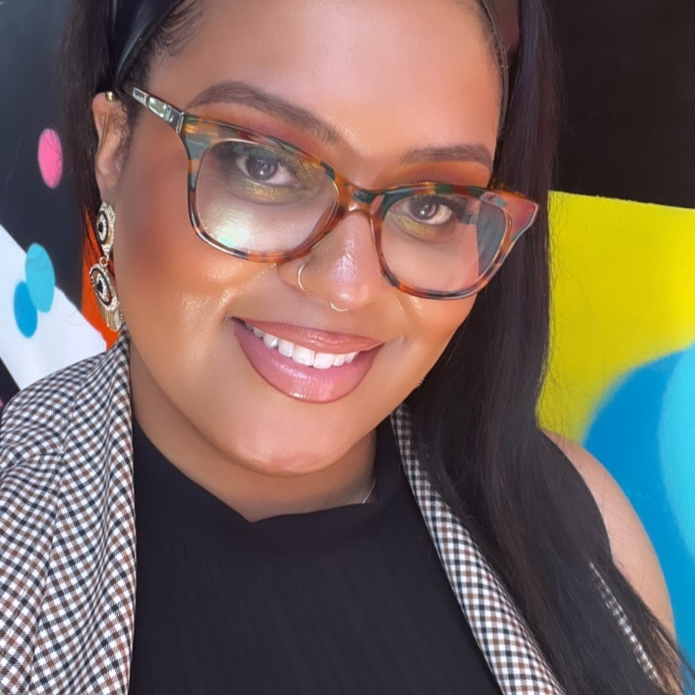 Meet your Posher, Stephanie